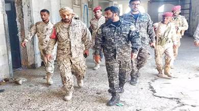 قائد الشرطة العسكرية في عدن يزور معسكر قوات حرس المنشآت